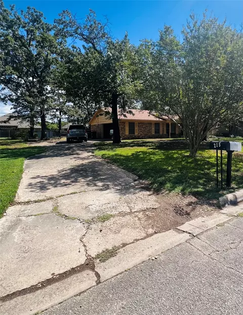 215 SW 45 St, Paris, TX 75460