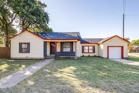 229 W 3rd St, Springtown, TX 76082
