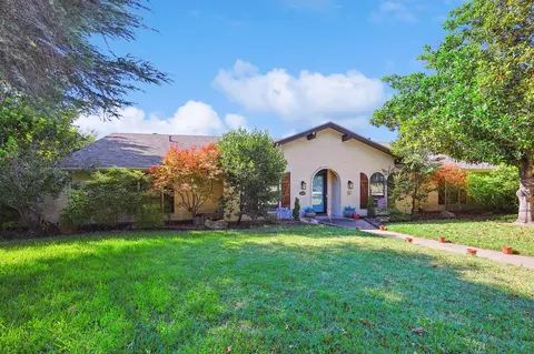 320 Squirebrook Dr, Desoto, TX 75115