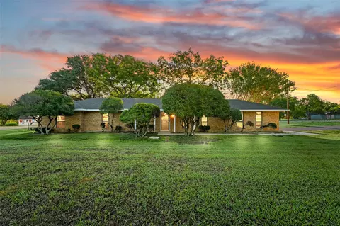 700 Buckboard St, Ovilla, TX 75154