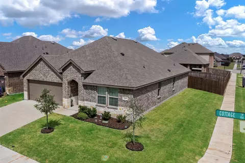 140 Cottage Ln, Royse City, TX 75189