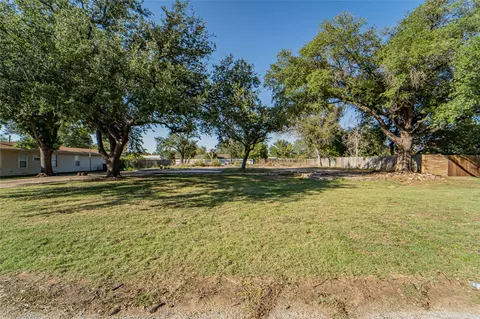 1502 W Elm St, Breckenridge, TX 76424