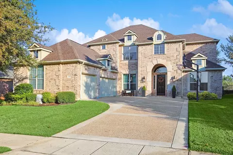 1621 Terrace Dr, Lantana, TX 76226