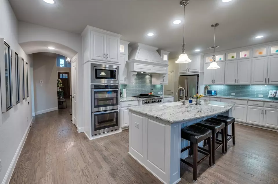 Kitchen - 5009 Del Molin Ave, The Colony, TX 75056 photo 1 of 5