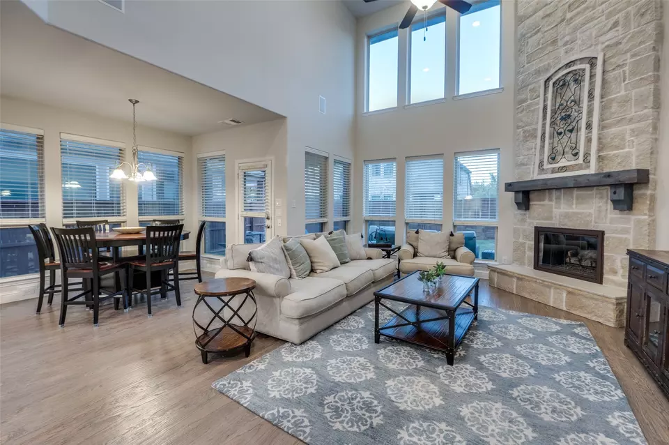 Living - 5009 Del Molin Ave, The Colony, TX 75056 photo 2 of 3