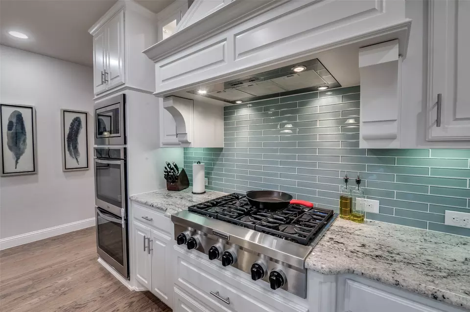 Kitchen - 5009 Del Molin Ave, The Colony, TX 75056 photo 4 of 5
