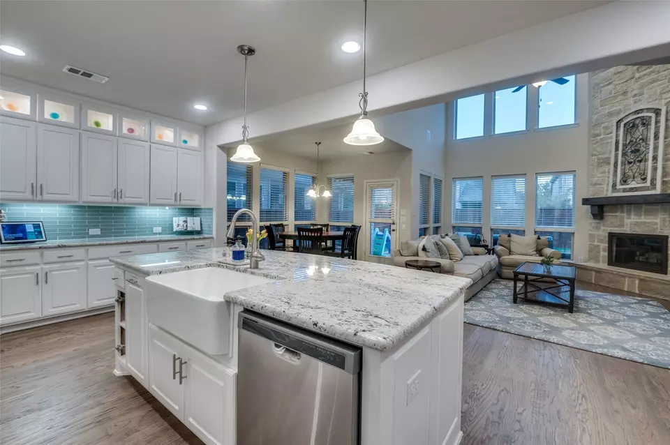 Kitchen - 5009 Del Molin Ave, The Colony, TX 75056 photo 5 of 5
