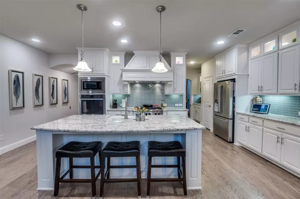 Kitchen - 5009 Del Molin Ave, The Colony, TX 75056 photo 3 of 5