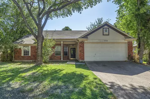 7714 Bordeaux Ln, Rowlett, TX 75089
