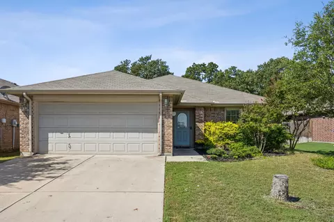104 Tall Meadow St, Azle, TX 76020