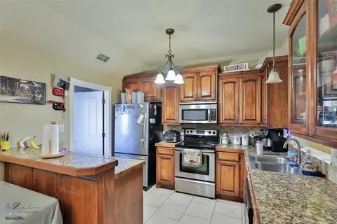 242 Lollipop Trl, Abilene, TX 79602 photo 9