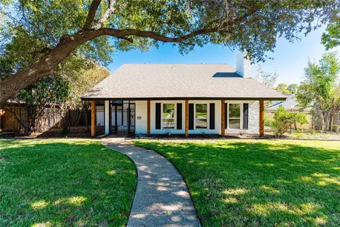 2112 Roundrock Trl, Plano, TX 75075