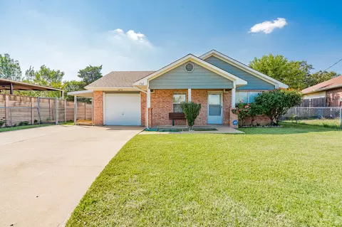 757 Edgeglen Dr, Dallas, TX 75217