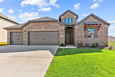 1310 Parkdale St, Forney, TX 75126