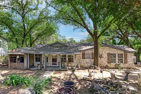 636 Alameda Rd, Azle, TX 76020