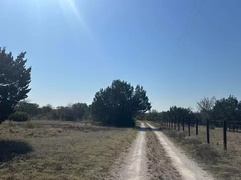 625 Deer Track Rd, Weatherford, TX 76085