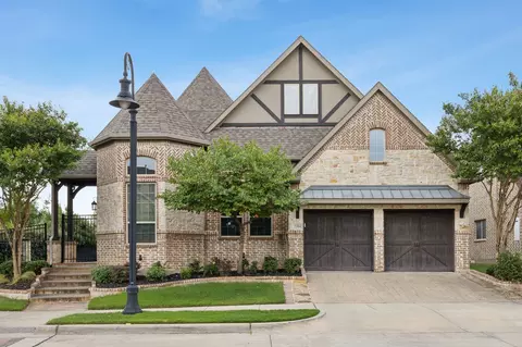 1304 Blue Lake Blvd, Arlington, TX 76005