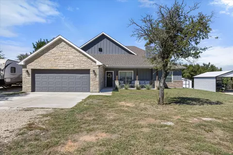 2375 Sunfish Pt, Bluff Dale, TX 76433
