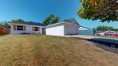 804 Cross Timbers Dr, Fort Worth, TX 76108