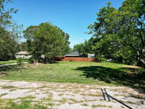 305 Nixon St, Wills Point, TX 75169