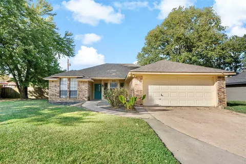6755 Pecan Pl, Reno, TX 75462