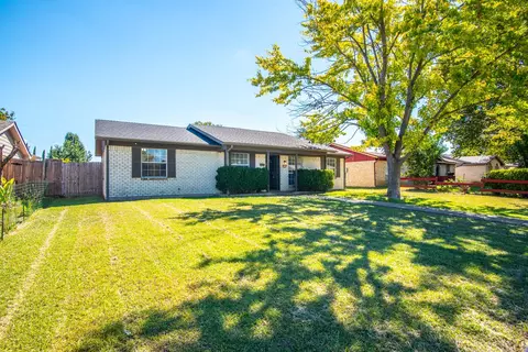 1528 Shorehaven Dr, Garland, TX 75040