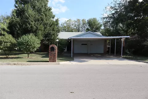 1904 12th St, Mineral Wells, TX 76067