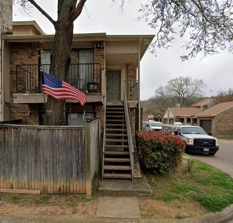 222 Shady Lane Dr, Fort Worth, TX 76112