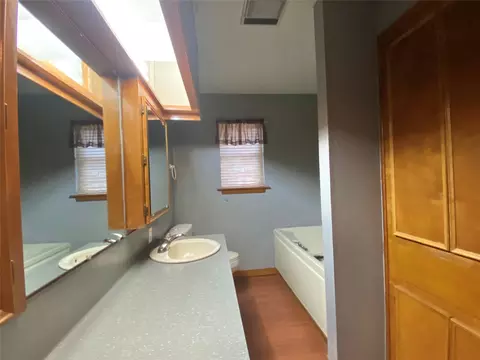 Bath - 126 Coorpender Dr, Doyline, LA 71023 photo 2 of 5