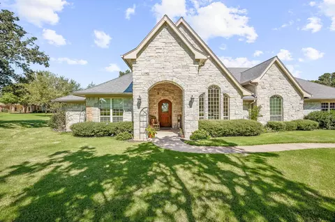 7933 Walnut Dr, Alvarado, TX 76009