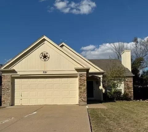 521 Kalmia Dr, Arlington, TX 76018
