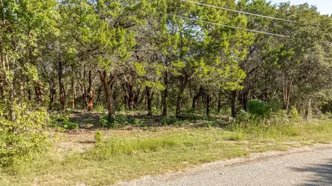 516 Crestwood Dr, Granbury, TX 76048
