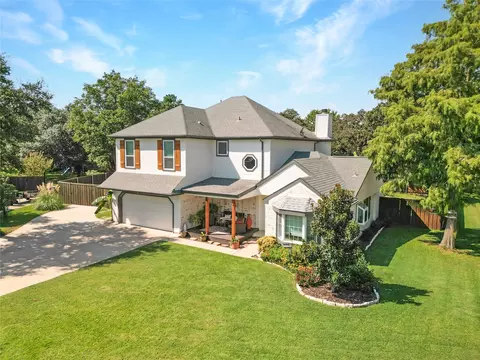 951 E Ridge Ct, Grapevine, TX 76051
