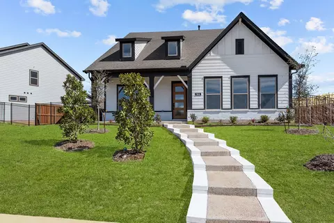 904 Gilbreath Ave, Crowley, TX 76036