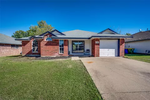 206 Meadow Ridge Dr, Venus, TX 76084