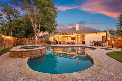 15 Adams Ct, Mansfield, TX 76063