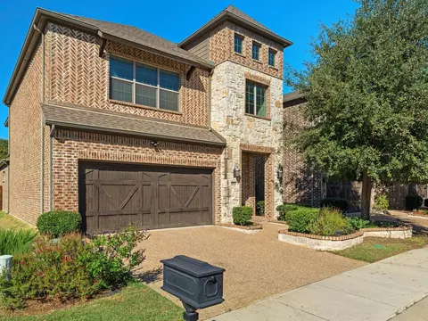 3809 S Brookridge Ct, Bedford, TX 76021
