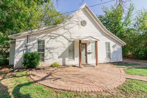305 E 2nd North St, Kaufman, TX 75142