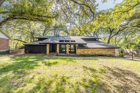 2000 Mill Creek Dr, Arlington, TX 76010
