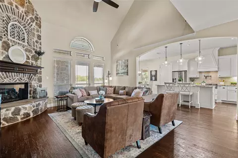 2031 Churchill Downs Ln, Trophy Club, TX 76262