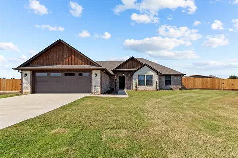 11874 Tara Ln, Lindale, TX 75771