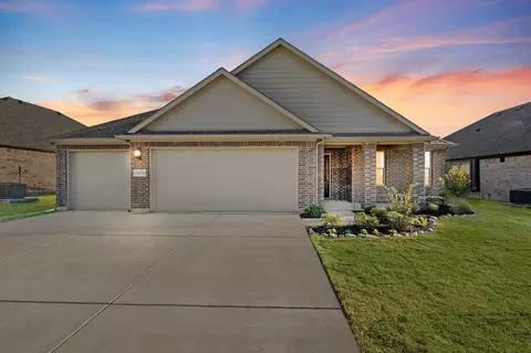 1929 Nightfall Dr, Alvarado, TX 76009