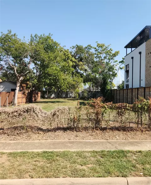 3306 Wake St, Dallas, TX 75212
