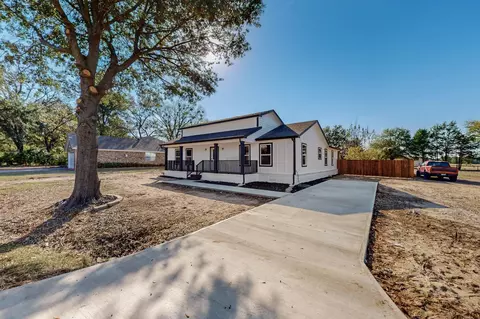 704 W Main St, Campbell, TX 75422