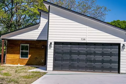 739 Oak Leaf Trl, East Tawakoni, TX 75472