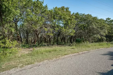 518 Crestwood Dr, Granbury, TX 76048