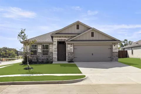 1421 Coventry Dr, Aubrey, TX 76227