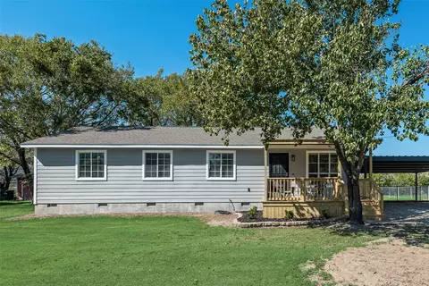 300 Cosey St, Palmer, TX 75152