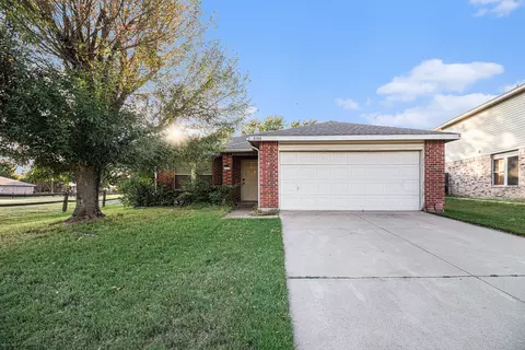 8308 Seven Oaks Ln, Denton, TX 76210