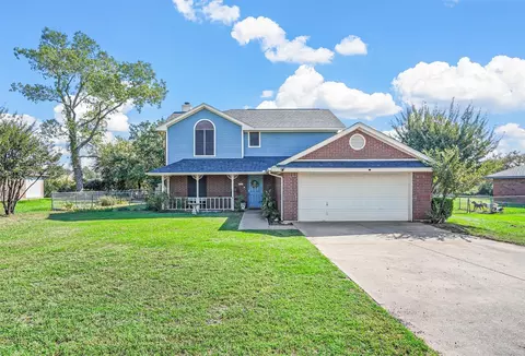 721 Henderson St, Joshua, TX 76058